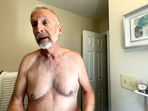 Snapshot of ApolloThrust chatting on November 8, 2025, 7:23 pm ApolloThrust online show from November 8, 2025, 7:23 pm