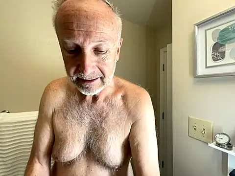 Snapshot of ApolloThrust chatting on November 12, 2025, 1:44 pm ApolloThrust online show from November 12, 2025, 1:44 pm