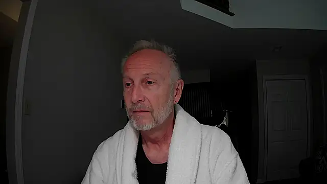 Snapshot of ApolloThrust chatting on November 14, 2025, 11:24 pm ApolloThrust online show from November 14, 2025, 11:24 pm