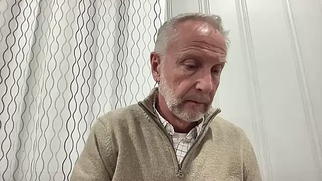 Snapshot of ApolloThrust chatting on November 29, 2025, 2:47 am ApolloThrust online show from November 29, 2025, 2:47 am