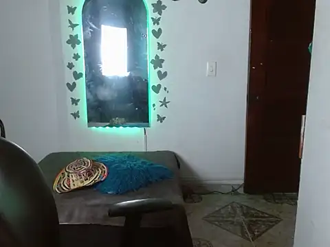 Snapshot of Ebony_luna chatting on February 23, 2026, 7:33 pm Ebony luna online show from February 23, 2026, 7:33 pm