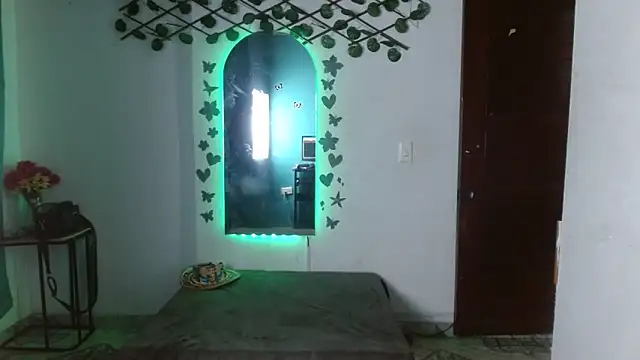 Snapshot of Ebony_luna chatting on February 24, 2026, 8:18 pm Ebony luna online show from February 24, 2026, 8:18 pm