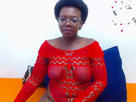 BrownSkinGirl00 online show from November 5, 2025, 4:45 am