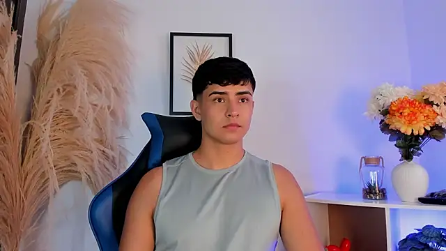 Thiago Connor21 online show from July 14, 2026, 9:09 pm