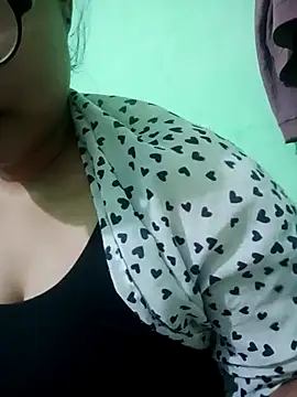 Snapshot of Ammiiie chatting on October 2, 2025, 9:49 am Ammiiie online show from October 2, 2025, 9:49 am