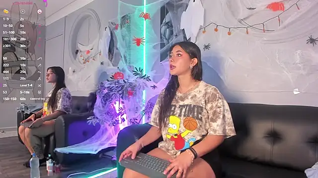 Snapshot of Hekate_20 chatting on October 4, 2025, 9:02 pm Hekate 20 online show from October 4, 2025, 9:02 pm