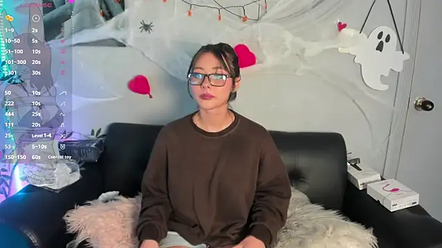 Snapshot of Hekate_20 chatting on October 12, 2025, 7:02 pm Hekate 20 online show from October 12, 2025, 7:02 pm