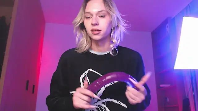 Snapshot of SophieDiamond_Xx chatting on November 11, 2025, 6:52 pm SophieDiamond Xx online show from November 11, 2025, 6:52 pm