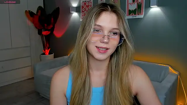 Snapshot of linakorvin chatting on November 5, 2025, 1:11 pm linakorvin online show from November 5, 2025, 1:11 pm