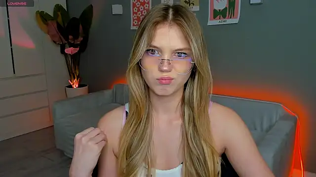 Snapshot of linakorvin chatting on November 29, 2025, 1:36 pm linakorvin online show from November 29, 2025, 1:36 pm