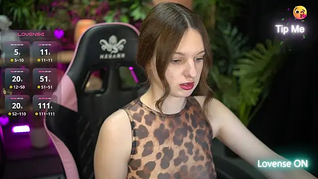 xoxo molly online show from December 16, 2025, 10:37 pm