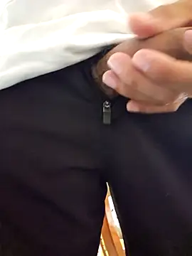 flakito1530 online show from October 18, 2025, 7:47 pm