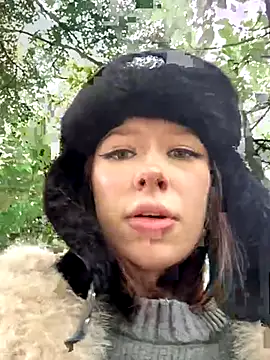 Snapshot of RollDolls chatting on October 13, 2025, 1:22 pm RollDolls online show from October 13, 2025, 1:22 pm