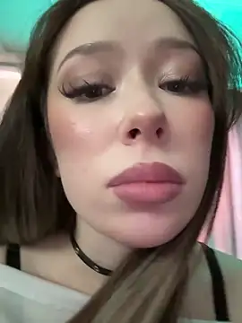 Snapshot of RollDolls chatting on November 9, 2025, 7:17 am RollDolls online show from November 9, 2025, 7:17 am