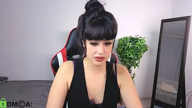 Erika peach online show from November 2, 2025, 3:36 pm