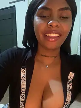 Snapshot of Itanydiorr chatting on October 10, 2025, 3:27 am Itanydiorr online show from October 10, 2025, 3:27 am