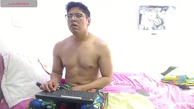 MikeandLindsay online show from October 14, 2025, 10:32 pm