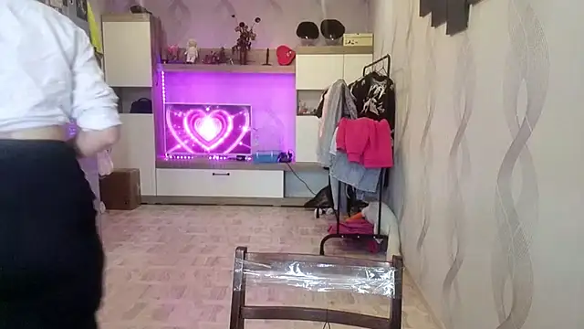 Snapshot of Elyra_glow chatting on October 2, 2025, 12:34 pm Elyra glow online show from October 2, 2025, 12:34 pm