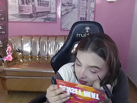 Snapshot of mia_foster_t chatting on November 7, 2025, 12:38 pm mia foster t online show from November 7, 2025, 12:38 pm