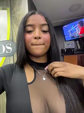 mitschellfox21 online show from November 16, 2025, 10:04 pm