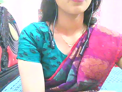 Snapshot of night_queeen7 chatting on November 15, 2025, 7:10 pm night queeen7 online show from November 15, 2025, 7:10 pm