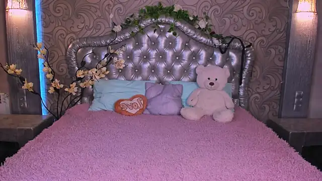 AngelAnabelle online show from November 22, 2025, 8:41 pm