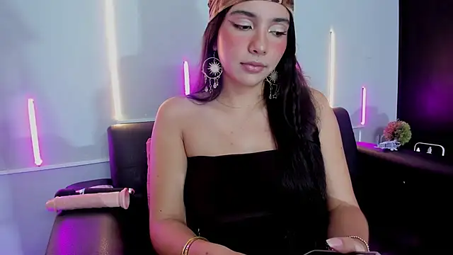 Snapshot of Jules_Angel chatting on October 30, 2025, 1:34 pm Jules Angel online show from October 30, 2025, 1:34 pm