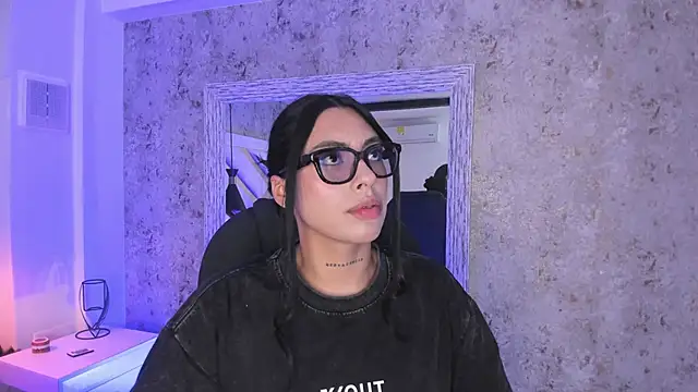 Vanessa Rain  online show from May 9, 2026, 7:52 pm