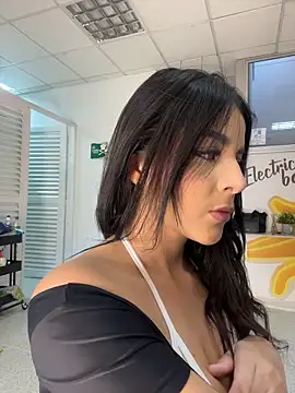 Snapshot of ArieliciousXXX chatting on June 16, 2026, 1:14 pm ArieliciousXXX online show from June 16, 2026, 1:14 pm