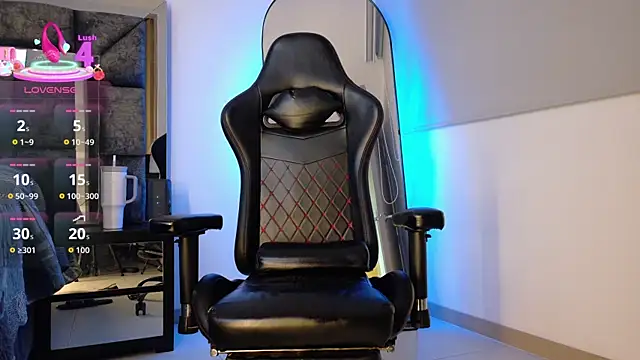 johnjaguar1  online show from April 8, 2026, 11:10 am