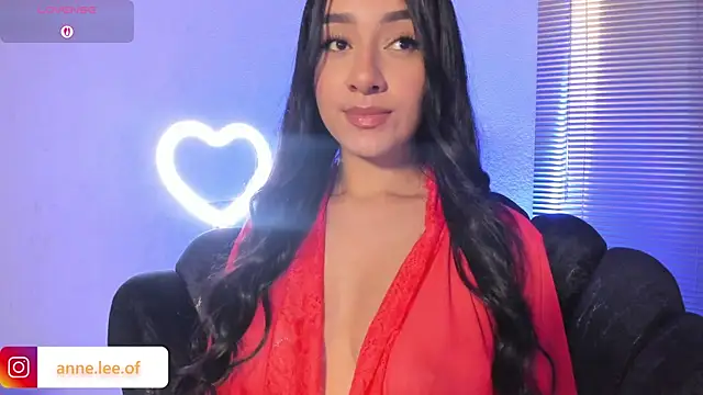 Snapshot of anne_leee chatting on November 3, 2025, 8:32 pm anne leee online show from November 3, 2025, 8:32 pm