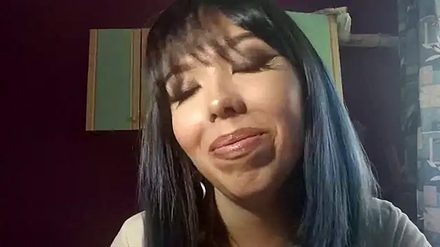 Snapshot of Lynn_Bluee chatting on October 2, 2025, 10:00 am Lynn Bluee online show from October 2, 2025, 10:00 am