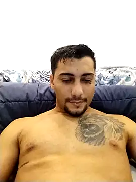 gooddboy01 online show from October 27, 2025, 7:51 pm