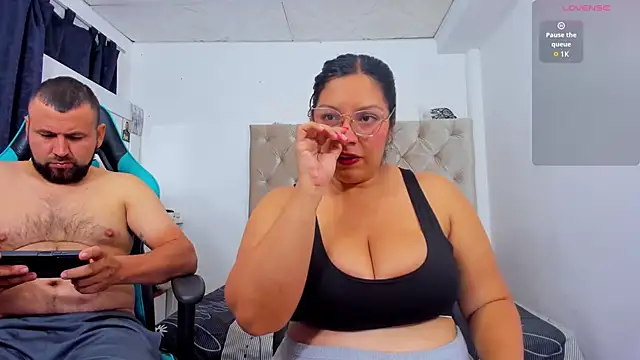 milo mila01 online show from November 19, 2025, 1:27 am