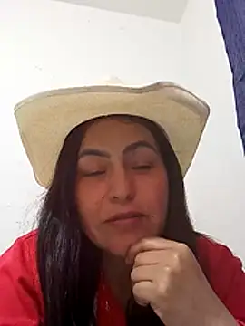 Snapshot of MartinaPaz chatting on October 14, 2025, 9:15 pm MartinaPaz online show from October 14, 2025, 9:15 pm