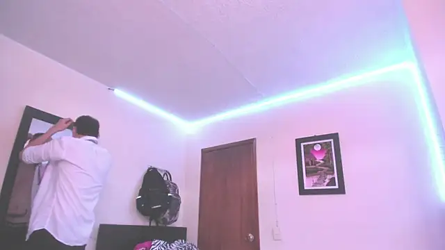 PapiNoha online show from October 31, 2025, 7:37 pm