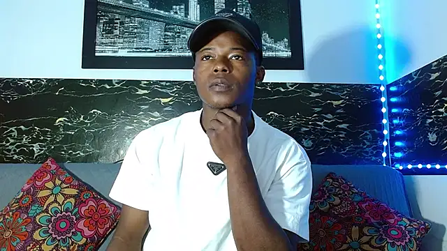 Snapshot of Dark_stallionX chatting on October 13, 2025, 5:57 pm Dark stallionX online show from October 13, 2025, 5:57 pm