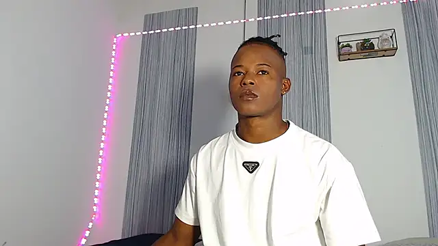 Snapshot of Dark_stallionX chatting on November 20, 2025, 6:29 pm Dark stallionX online show from November 20, 2025, 6:29 pm