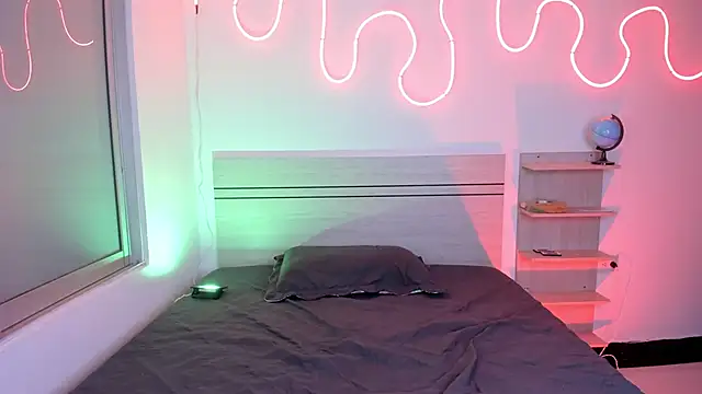 luccas ferreira online show from November 10, 2025, 7:13 pm