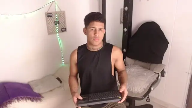 Dylan horny online show from October 10, 2025, 1:32 pm