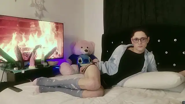 Tyler cat online show from October 21, 2025, 11:22 am