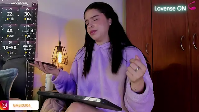 gabriiieela  online show from October 23, 2025, 9:13 pm