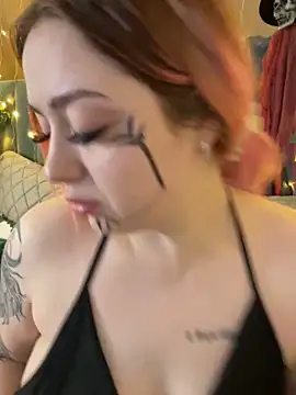 KellyMoors online show from October 31, 2025, 1:39 am