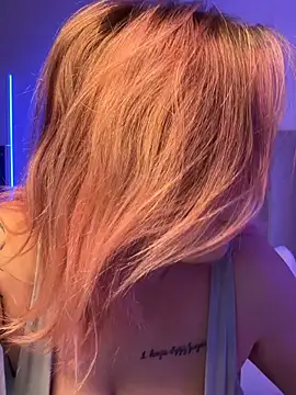 KellyMoors online show from March 9, 2026, 1:20 am