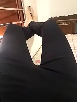 Snapshot of Lili_2love chatting on November 14, 2025, 1:59 am Lili 2love online show from November 14, 2025, 1:59 am