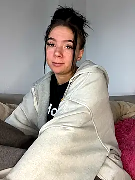 Snapshot of YoungZoexx chatting on November 19, 2025, 9:53 am YoungZoexx online show from November 19, 2025, 9:53 am