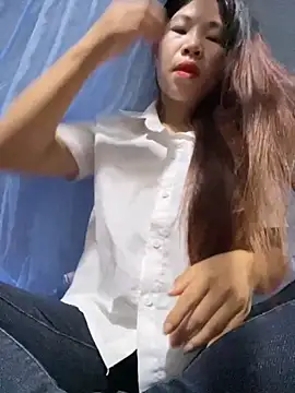 Snapshot of Noen_22 chatting on October 7, 2025, 1:03 am Noen 22 online show from October 7, 2025, 1:03 am