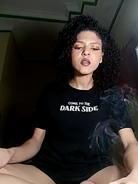 Larissinhamm online show from October 28, 2025, 1:53 am