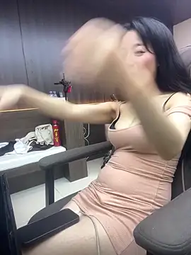 yourkeer online show from October 13, 2025, 11:54 am