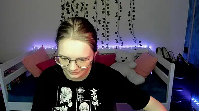 shy elina01 online show from October 14, 2025, 10:38 am